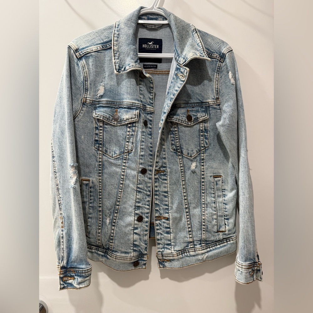 Hollister Men’s Epic Flex Distressed Denim Jacket Light Wash XS